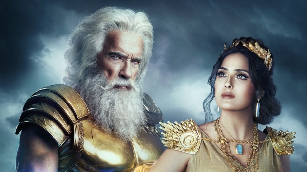 Schwarzenegger und Salma Hayek im BMW-Einsatz - Arnold Schwarzenegger und Salma Hayek Pinault im göttlichen Auftrag für BMW - Quelle: BMW